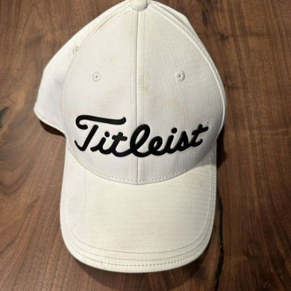 Titleist White Moisture‎ Wicking Performance Magnet Golf Adjustable Hat Cap - Picture 1 of 5